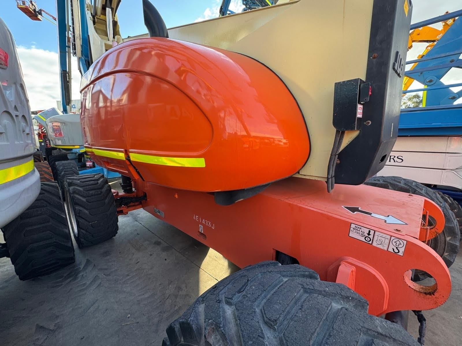 Sold - Scissor Lift - View 2